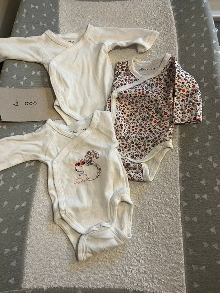 Lot 3 body 1 mois