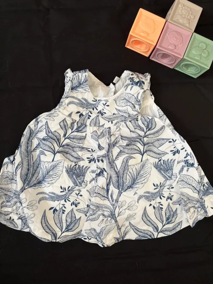 Robe sans marque blanche
