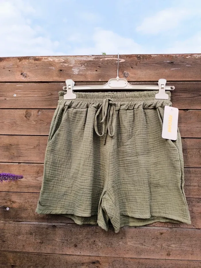 Short vert kaki gaz de coton TU 38 à 44