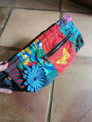 Pochette colorée en tissu D