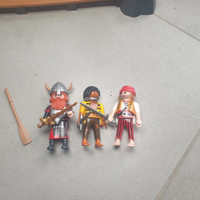 L ile des pirate + le radeau playmobil 3 pirates + 1 fantôme pirate - photo numéro 4