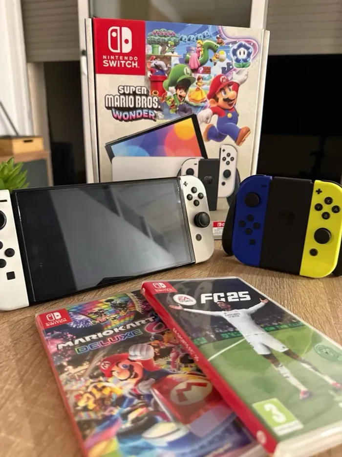 Nintendo · Switch OLED · Blanc - photo numéro 2
