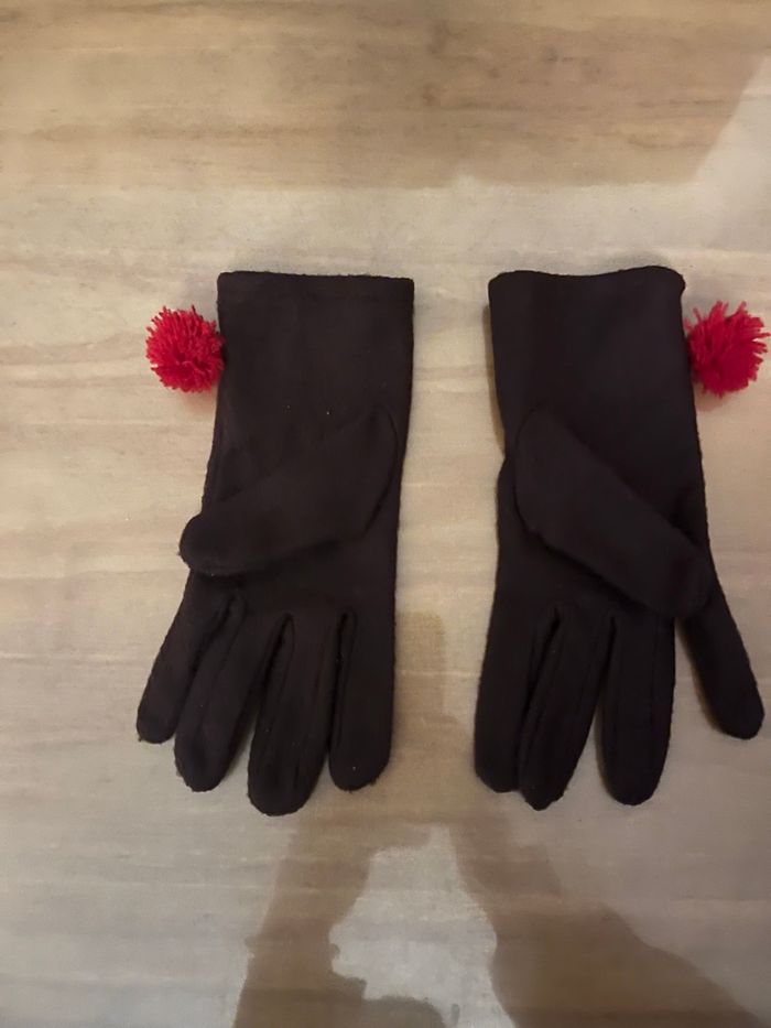Écharpe rouge et paire de gants marrons Yves Rocher  NEUFS - photo numéro 4