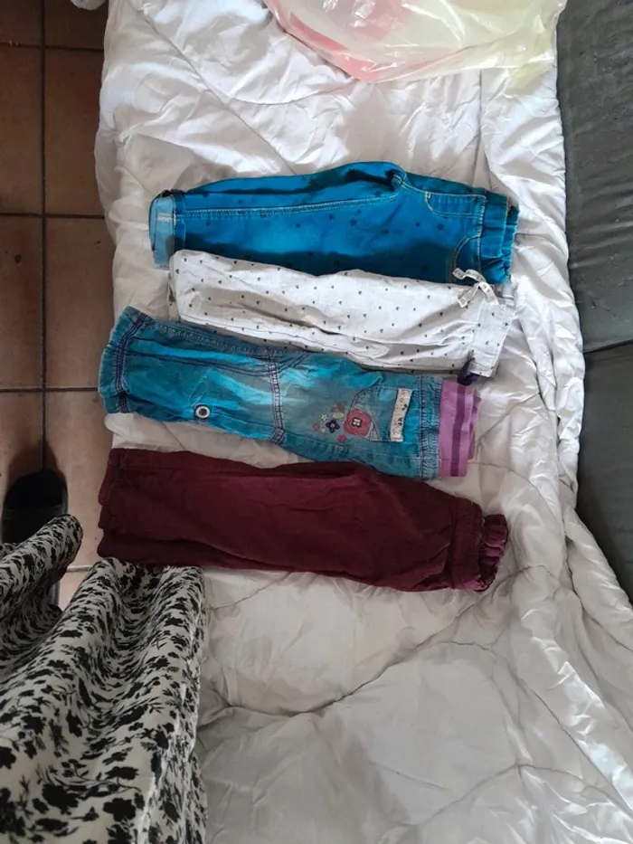 Lot 4 pantalon 2 ans