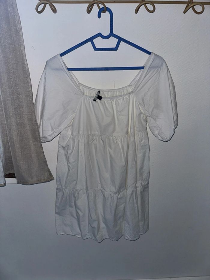 Robe épaule dénudée