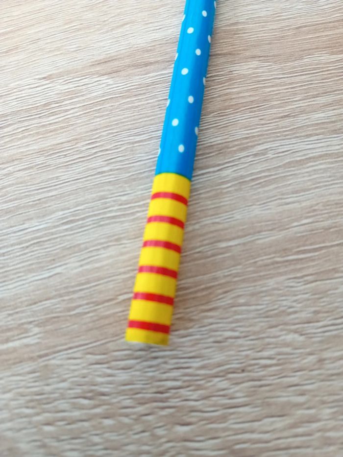 Crayon de papier neuf - photo numéro 3