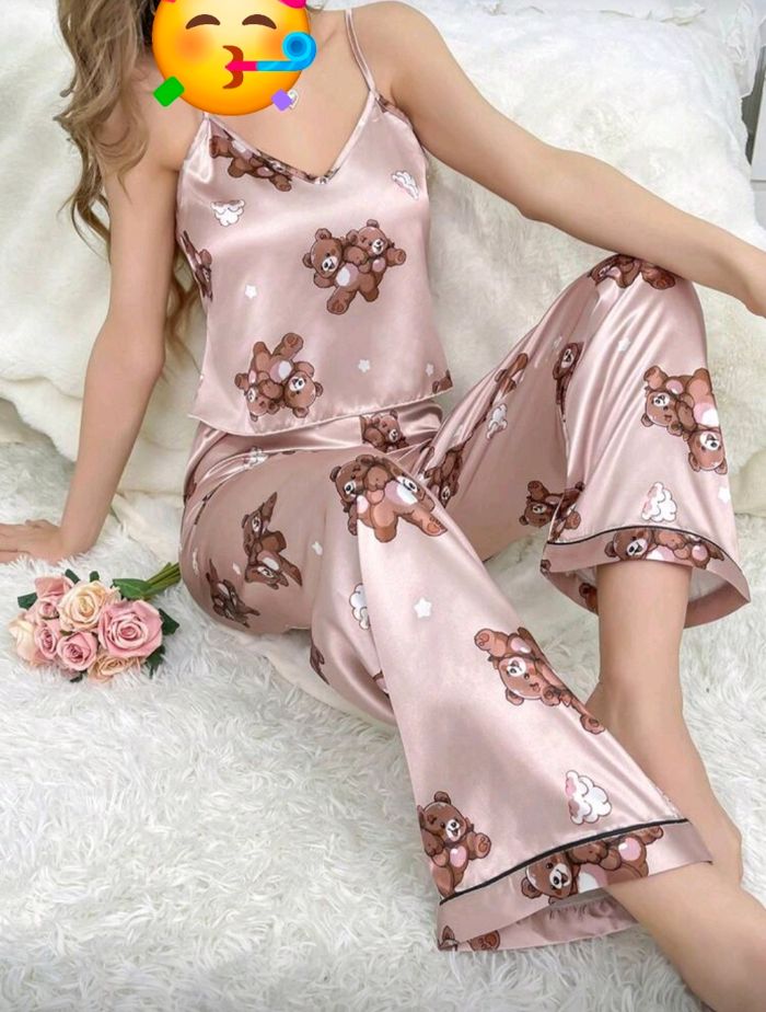 Pyjama de nuit en satin - photo numéro 4