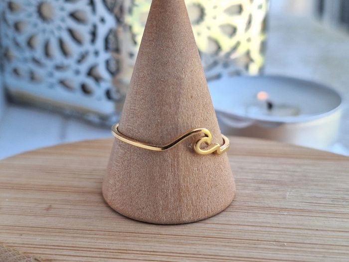 Bague Dorée motif vague en Acier inoxydable, avec un design Minimaliste pour l'été - photo numéro 2