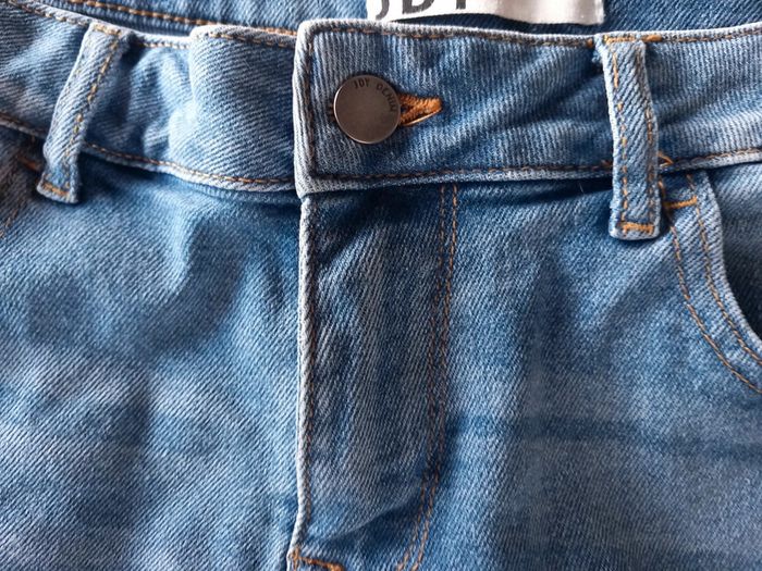 Short à trou en jean taille 40 - photo numéro 7