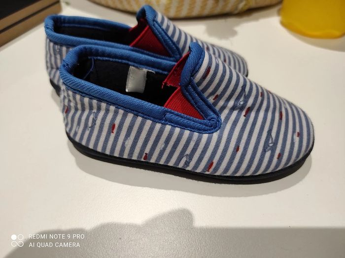Pantoufle t22 comme neuve - photo numéro 4