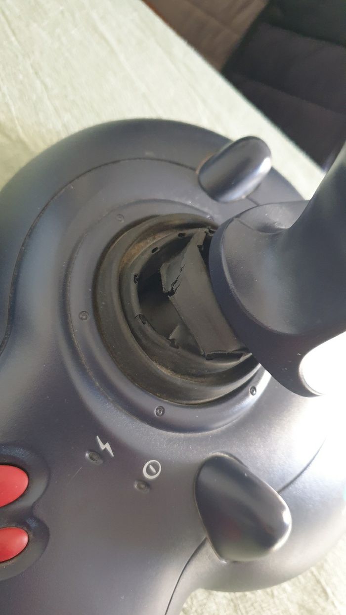 Jeux vidéo vintage manette de force Logitech Wingman - photo numéro 5