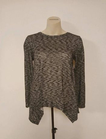 Blouse gris foncé chamarré 