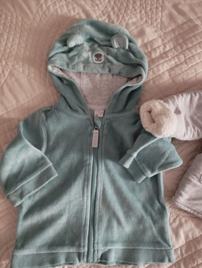 Lot de deux gilets 3 mois - photo numéro 3