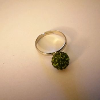 Bague ajustable avec perle verte Neuve