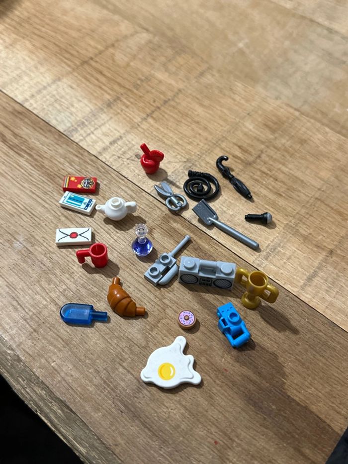 20 accessoires divers lego pour figurines - photo numéro 3