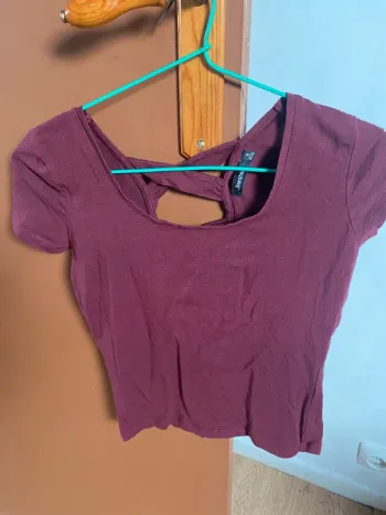 Tee shirt Bershka taille M bordeaux