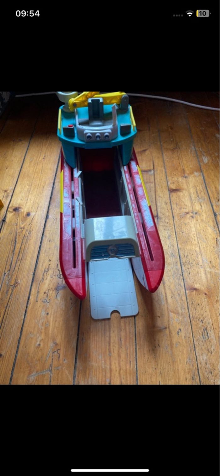 Bateau pat patrouille