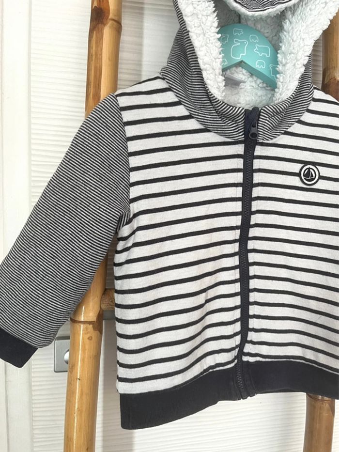 Gilet chaud zippé â capuche taille 24 mois - photo numéro 2