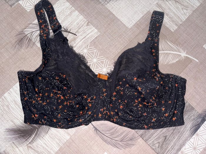 Soutien gorge noir fleur rouge, 105G, Kiabi