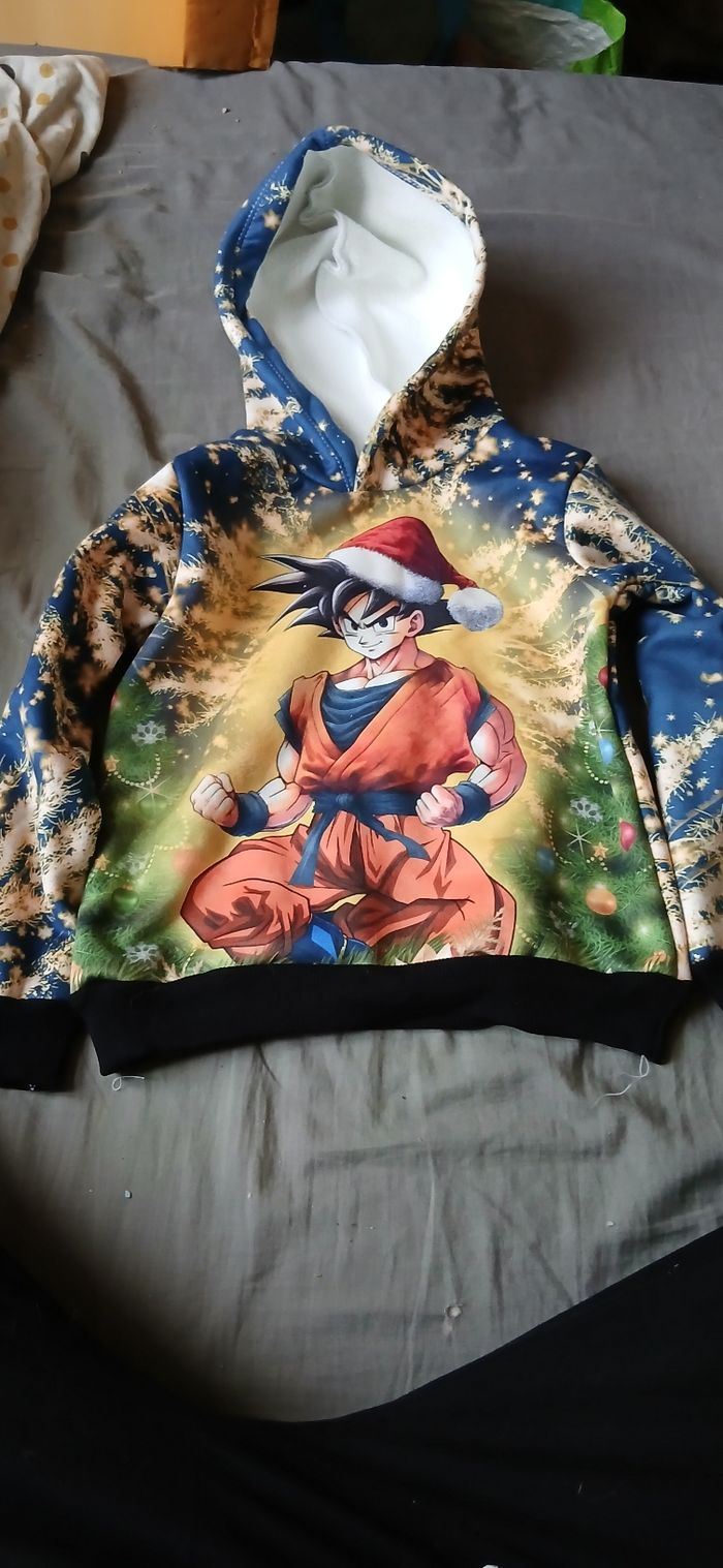 Pull dbz Noël 4 ans