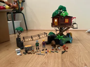 Playmobil, cabane des aventuriers dans les arbres