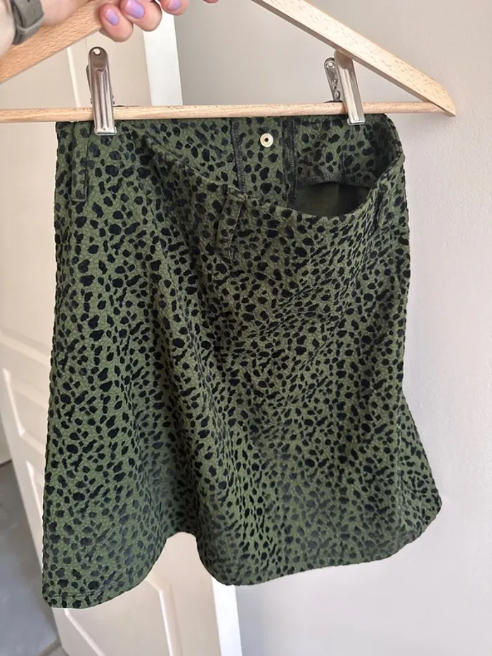 Mini jupe léopard verte Zara - photo numéro 2