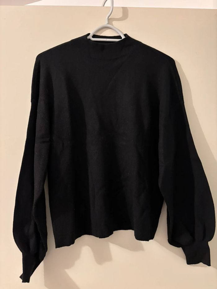 Pull noir