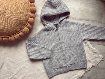 Gilet en maille fermeture zip gris clair Kiabi neuf 5 ans