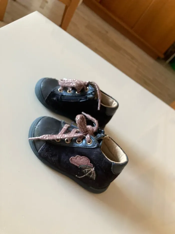 Chaussures, taille 19 - photo numéro 3