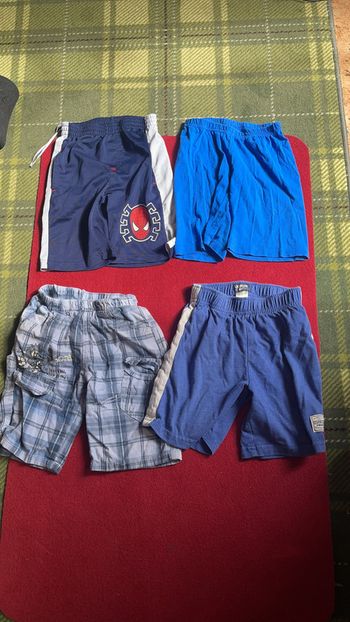 Lot shorts taille 4/5