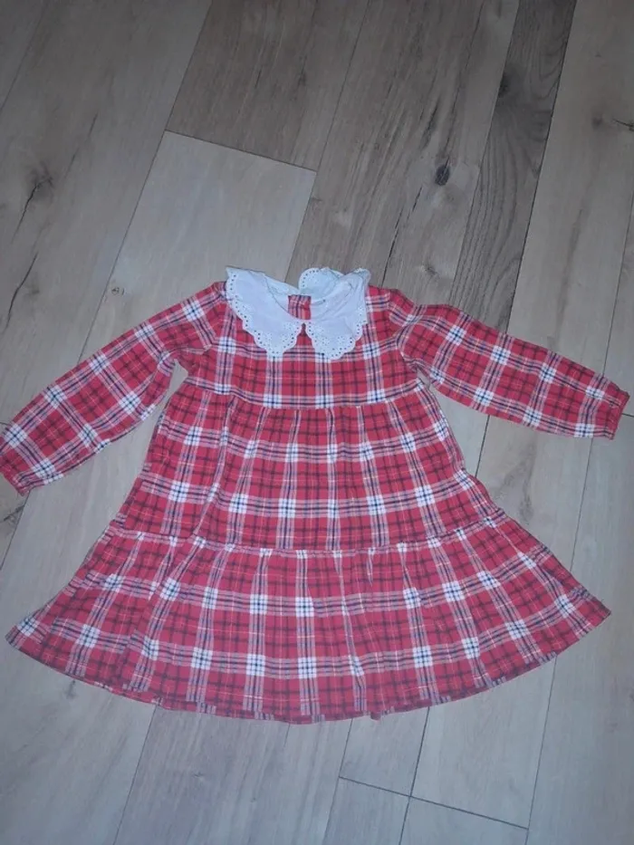 Robe 👗 23 mois - photo numéro 2