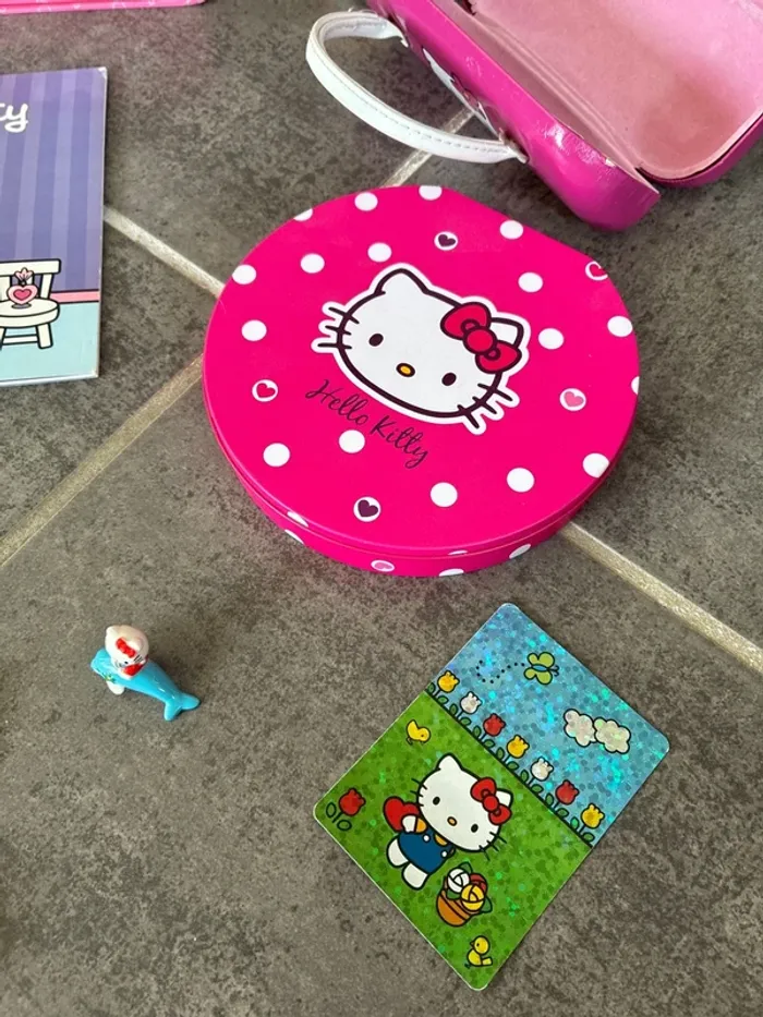 Gros lot hello kitty trousse montre cahier figurine carte - photo numéro 6