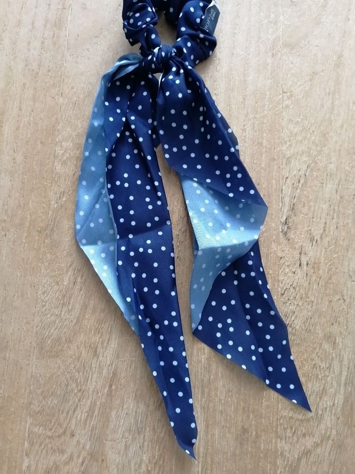 Chouchou bleu marine à pois neuf - photo numéro 3
