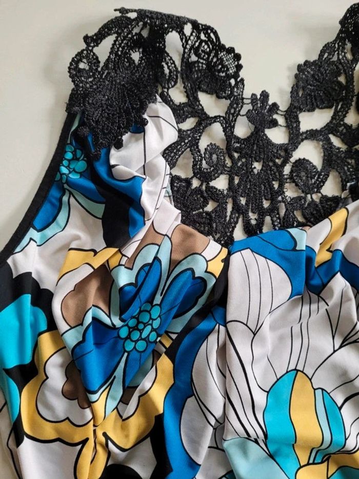 Haut à fleur - photo numéro 2