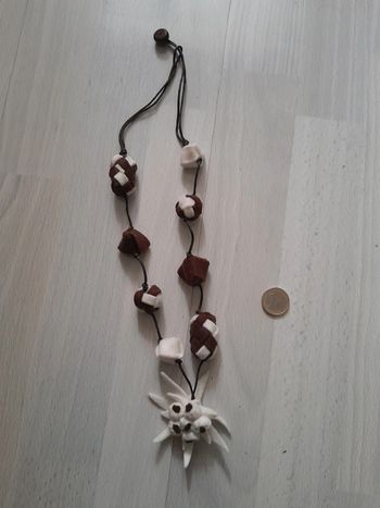 Magnifique collier vintage feutrine edelweiss