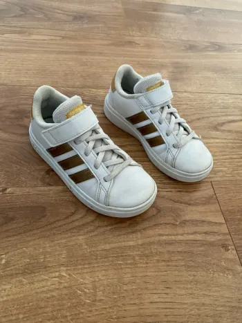 Baskets adidas 28