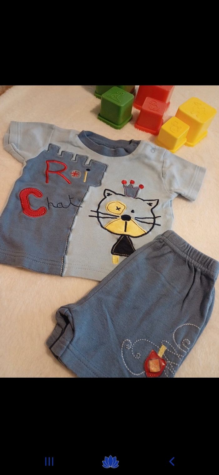 Ensemble bébé taille 6 mois