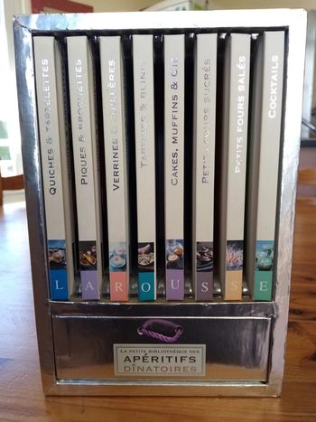 Bibliothèque Apéritif Dînatoires Larousse