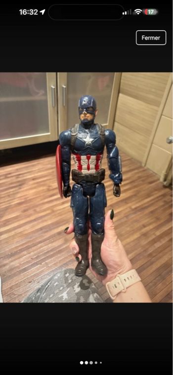 Figurine captain America 