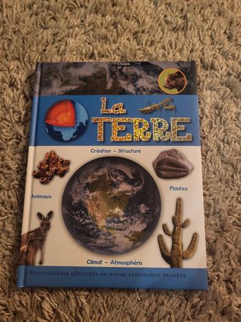 Livre encyclopédie la terre LLC enfant