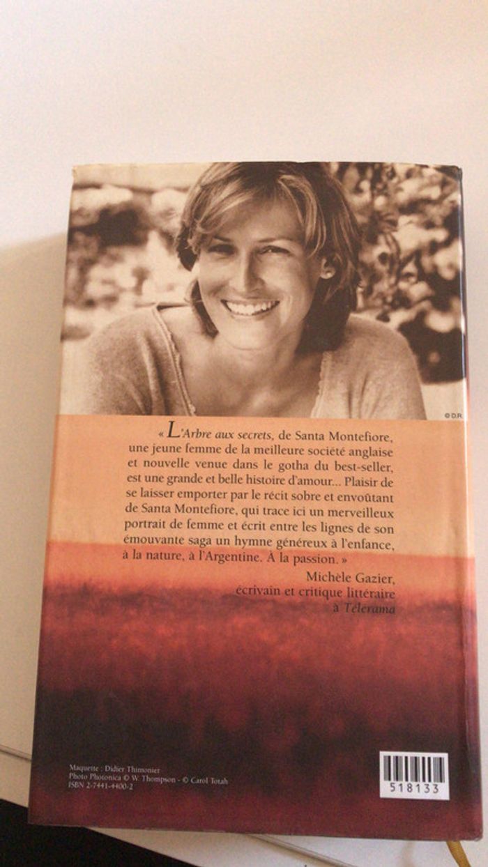 L’arbre aux secrets Santa Montefiore - photo numéro 2