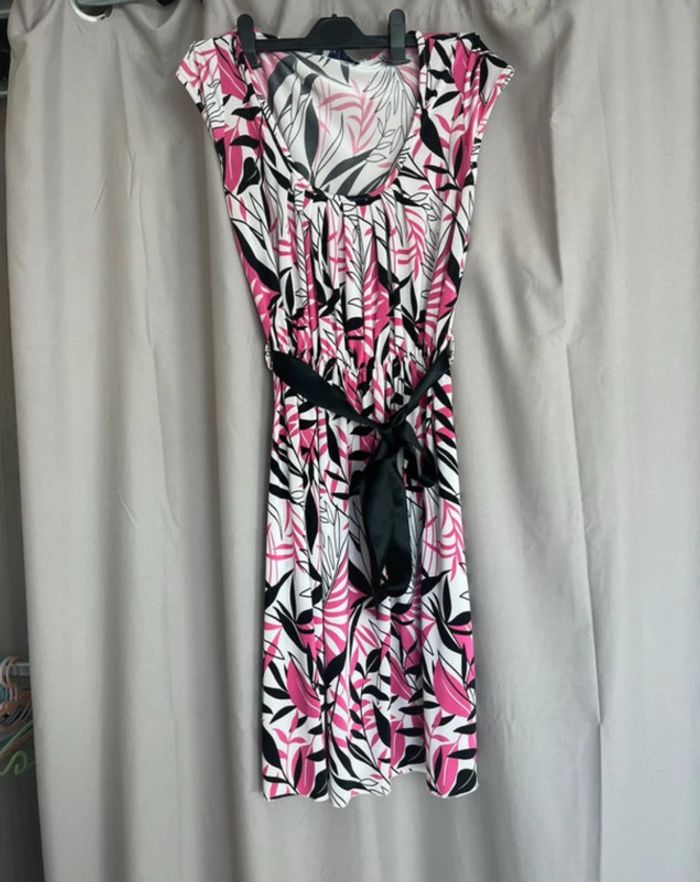Jolie robe femme taille 38/40