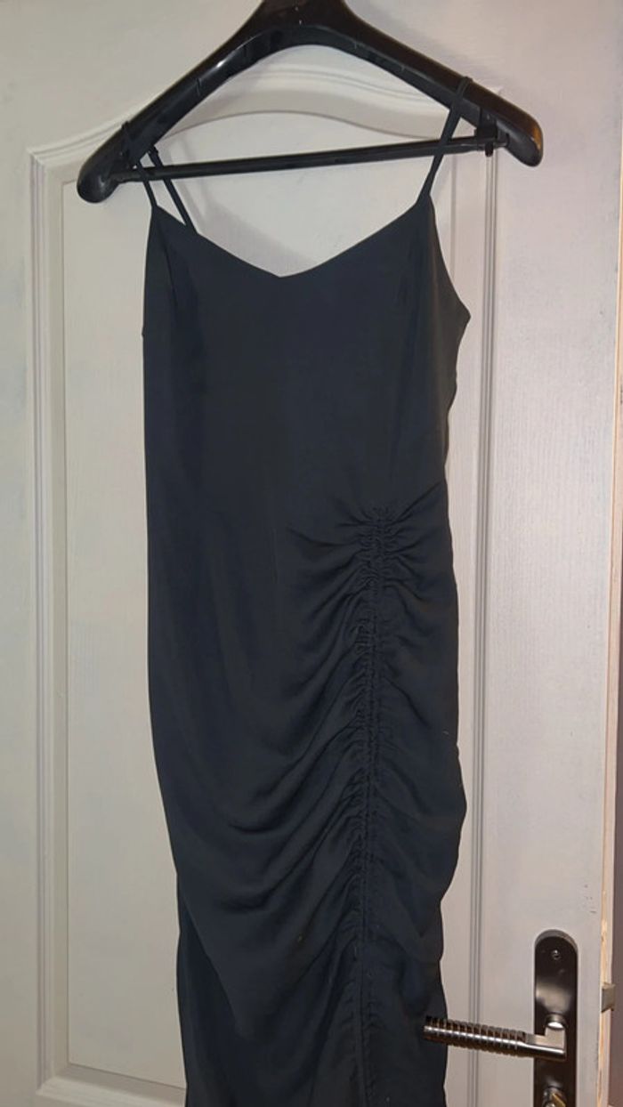 Robe noir longue - photo numéro 2