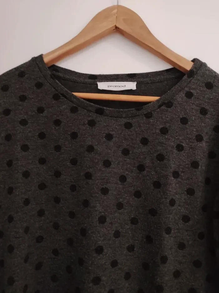 Pull gris foncé à pois noir - Promod - photo numéro 3