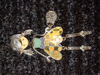 Broche petite fille