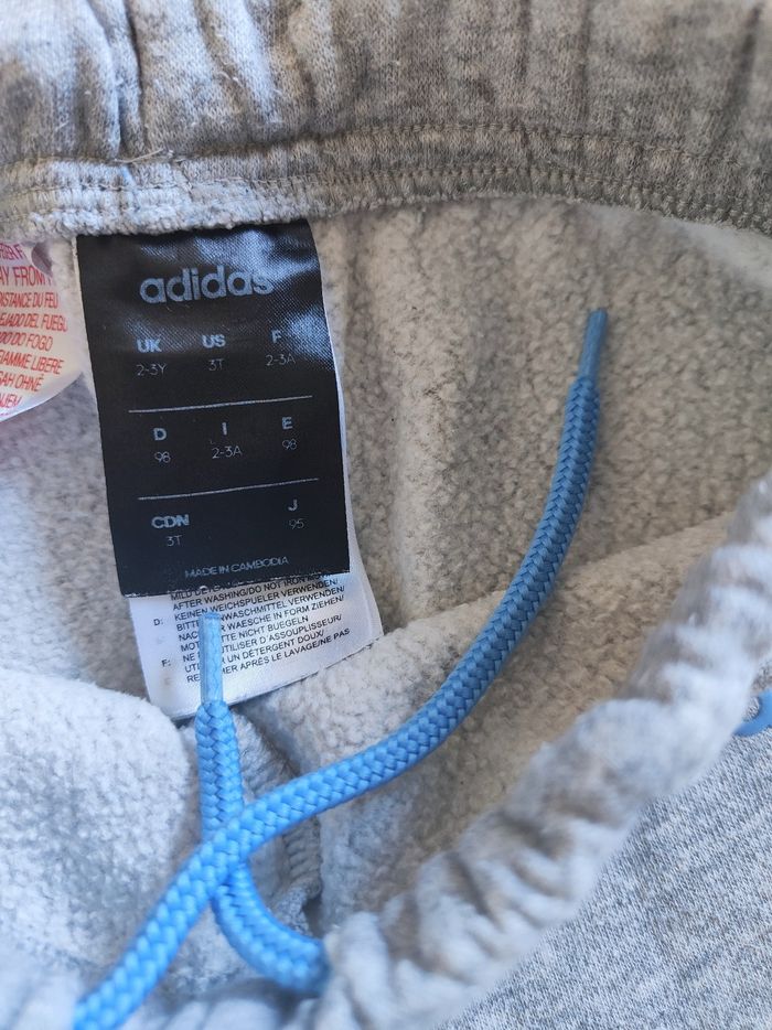 Pantalon jogging gris clair Adidas 3 ans - photo numéro 4