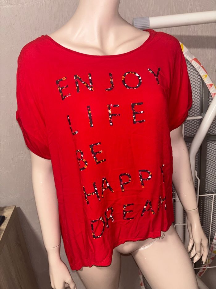T shirt rouge - photo numéro 3