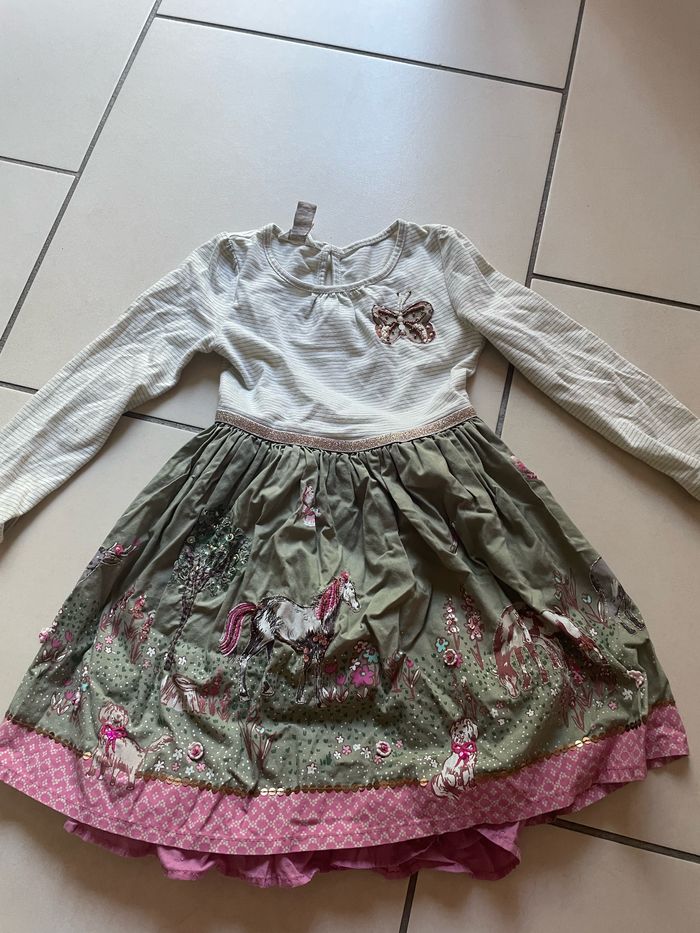 Robe monsoon