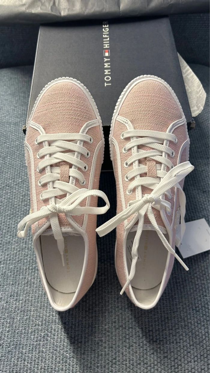 Sneakers - baskets Tommy Hilfiger neufs taille 39