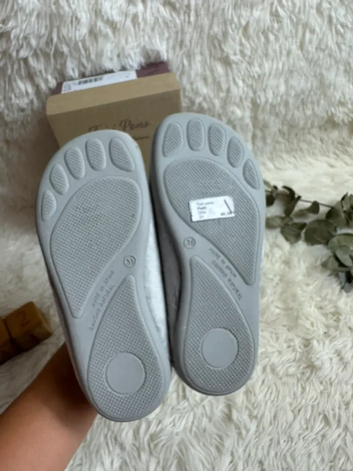 Paire de chaussons Petit prince Toni Pons taille 31 - photo numéro 4